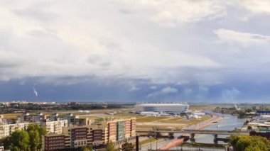 Rusya, Kaliningrad-24 Eylül, 2018: yağmurlu hava. Stadium Kaliningrad-Kaliningrad futbol stadyumu, 2018 FIFA Dünya Kupası maçları için 2018 yılında inşa edilmiştir. Video. UltraHD (4k)