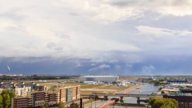 Rusya, Kaliningrad-24 Eylül, 2018: yağmurlu hava. Stadium Kaliningrad-Kaliningrad futbol stadyumu, 2018 FIFA Dünya Kupası maçları için 2018 yılında inşa edilmiştir. Video. UltraHD (4k)