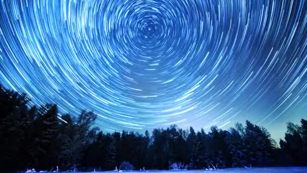 Céu Estrelado Gira Torno Estrela Polar Deixe Vestígios Forma Linhas — Vídeo de Stock