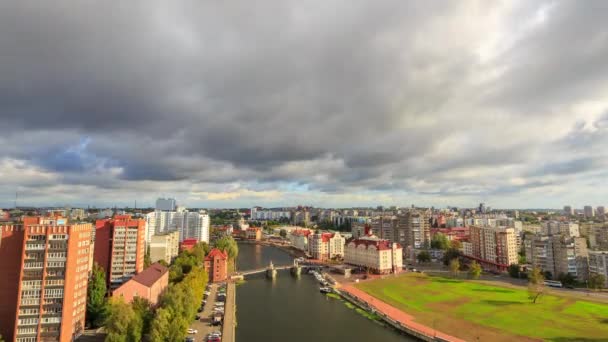 低云在天空中快速移动 银禧大桥 普雷戈利亚河的通道 俄罗斯 Ultrahd — 图库视频影像