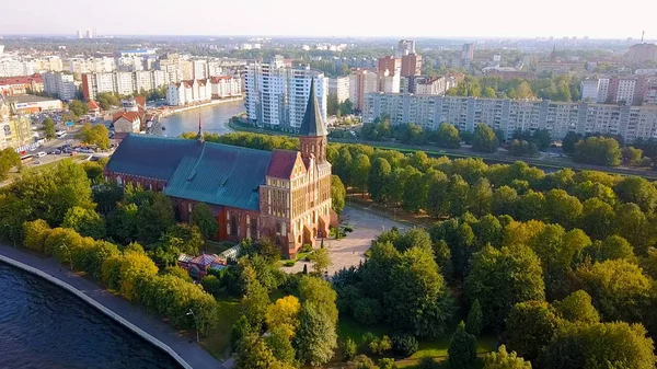 Kaliningrad katedrála na ostrov Kant. Rusko, Kaliningrad, z Drone — Stock fotografie