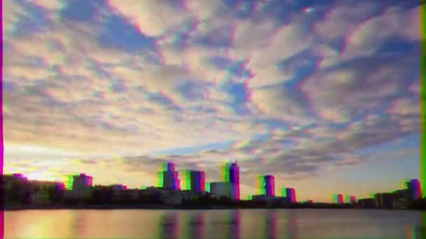 グリッチ効果 ウォーターフロントの夕日 エカテリンブルク ロシア 時間の経過 ビデオ Ultrahd — ストック動画