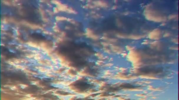 Glitch Effect Cirrus Wolken Bij Zonsondergang Tijdsverloop Video — Stockvideo