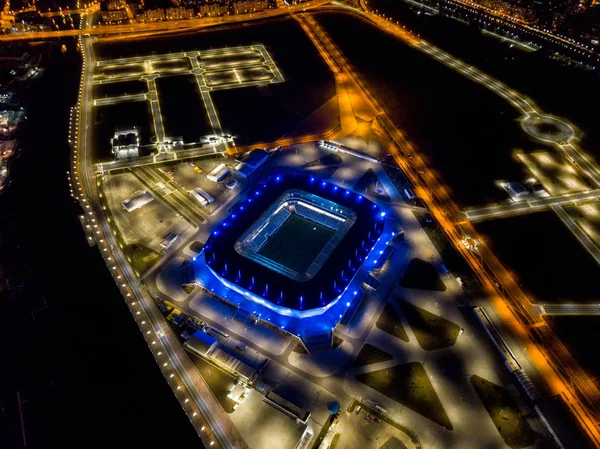 Rusia, Kaliningrado - 20 de septiembre de 2018: Vista aérea nocturna de t — Foto de Stock