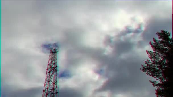 Glitch Effect Zicht Stalen Toren Een Achtergrond Van Wolken Tijdsverloop — Stockvideo