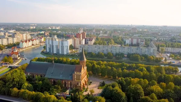 Kaliningrad katedrála na ostrov Kant. Rusko, Kaliningrad, z Drone — Stock fotografie