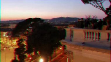 Aksaklık etkisi. Piazza del Popolo. İyi akşamlar, Panorama. Roma, İtalya. Video. UltraHD (4k)