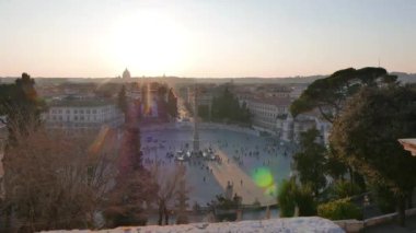 Aksaklık etkisi. Piazza del Popolo adlı günbatımı. Roma, İtalya. Video. UltraHD (4k)
