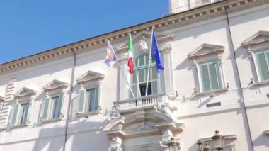Aksaklık etkisi. Quirinale Sarayı. Rome, İtalya - 18 Şubat 2015: Palace XVI yüzyıl - İtalya Cumhurbaşkanı'nın resmi konutu. Video. UltraHD (4k)
