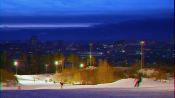 グリッチ効果 エカテリンブルクの背景にあるスキースロープ ロシア ビデオ Ultrahd — ストック動画