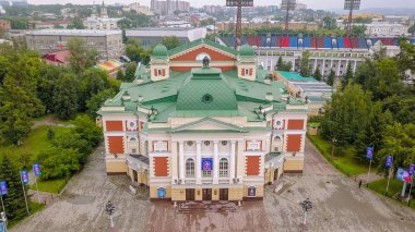 Rusya, Irkutsk - 26 Temmuz 2018: Irkutsk akademik Dram Tiyatrosu. Dron üzerinden N.P. Okhlopkova 
