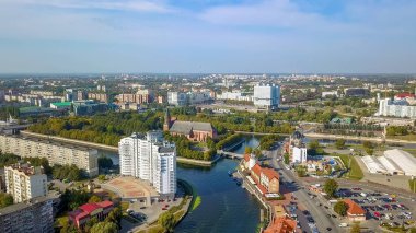 Havadan görünümü Kaliningrad tarihi merkezi. Kant Adası ve Kaliningrad Katedrali manzarası. Rusya