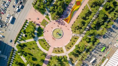 Rusya, Irkutsk. Kirov sonra adlı Meydanı. Çeşmeden Dron 