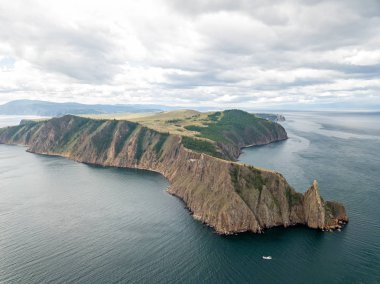 Mys Khoboy (Cape Khoboy). Rusya, Baykal Gölü, Olkhon Adası. İnci
