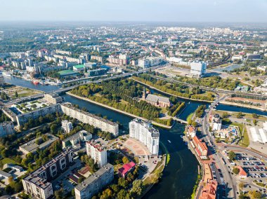 Kaliningrad 'ın tarihi merkezinin havadan görünümü. Kant 'ın görünümü 