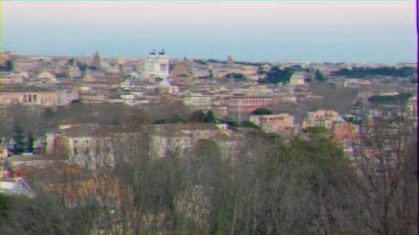 Aksaklık etkisi. Gün batımından sonra Roma. İtalya. Video. UltraHD (4k)