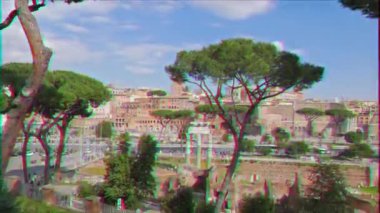 Aksaklık etkisi. Capitol Tepesi 'nden manzara, Via Dei Fori Imperiali. Roma, Italya. Video. UltraHD (4k)