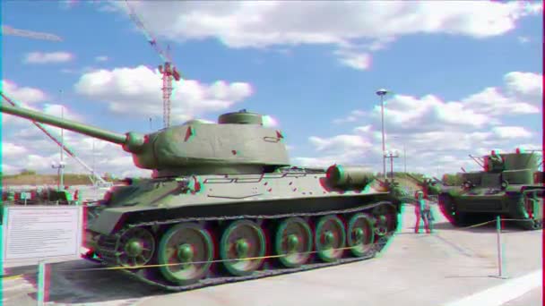グリッチ効果 中型タンク Mod 1944 Pyshma エカテリンブルク ロシア 月16日 2015軍事機器 ウラルの戦いの栄光 — ストック動画
