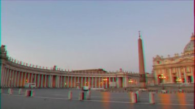 Aksaklık etkisi. Piazza San Pietro, Güneşin doğuşundan önce. Vatikan, Roma, Italya. Video. UltraHD (4k)