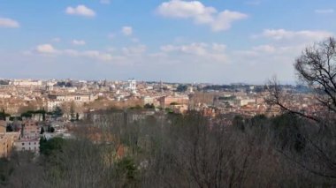 Aksaklık etkisi. Roma Panoraması. Passeggiata del Gianikolo. Roma, Italya. Video. UltraHD (4k)