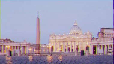 Aksaklık etkisi. Şafakta Aziz Petrus Bazilikası kubbesi, Roma, Italya-20 Şubat 2015: ünlü kare, Hıristiyanlığın ana Tapınağı-St Peter Bazilikası duruyor. Video. UltraHD (4k)
