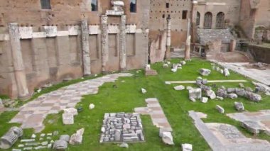 Aksaklık etkisi. Foro di Augusto, Roma, Italya. Video. UltraHD (4k)