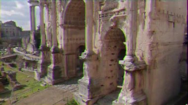 Aksaklık etkisi. Septimius Severus Arch. Roma, Italya. Video. UltraHD (4k)