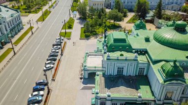 Rusya, Omsk - 17 Temmuz 2018: Omsk Devlet Akademik Dram Tiyatrosu. Omsk, Rusya, Dron 