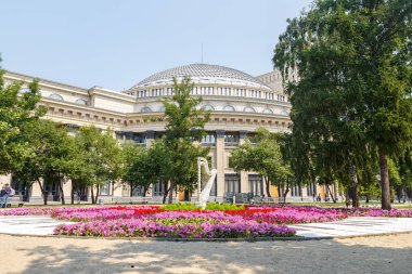 Rusya, Novosibirsk - 19 Temmuz 2018: Opera Tiyatrosu scul
