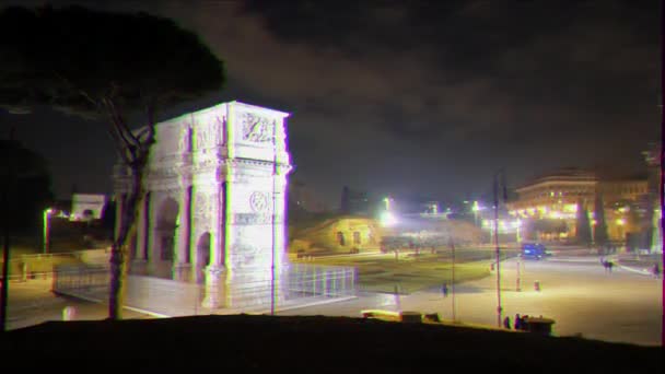 Efeito de falha. Arco de Constantino e Coliseu, vista noturna. Roma. Itália. 4K — Vídeo de Stock