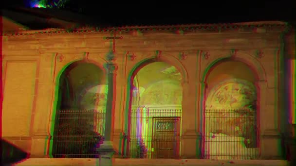 Glitch effect. Fresco's en kruis. Nacht. Rome, Italië. 4k — Stockvideo