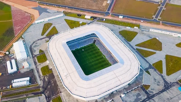 Rússia, Kaliningrado - 24 de setembro de 2018: Vista aérea ao pôr do sol. estádio Kaliningrado - estádio de futebol em Kaliningrado, construído em 2018 para os jogos da Copa do Mundo FIFA de 2018 — Fotografia de Stock