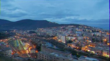 Aksaklık etkisi. Şafak saatinde Panorama Tivoli. İtalya. Video. UltraHD (4k)