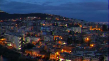 Aksaklık etkisi. Şafaktan önce Tivoli. Panorama. İtalya. Video. UltraHD (4k)
