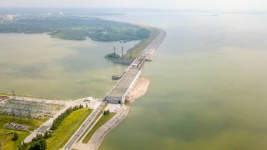 Novosibirsk Hidroelektrik Santrali Novosibirsk şehir Sovyet bölgesinde Ob Nehri üzerindeki Hidroelektrik Santrali var. Ob Nehri üzerinden Dro üzerinde yalnızca Hidroelektrik Santrali