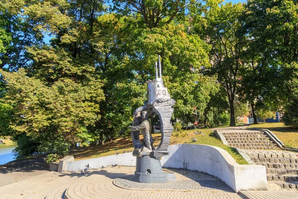 रशिया, कालिनिग्राड 25 सप्टेंबर 2018 : एआयचे स्मारक मारिन — स्टॉक फोटो, इमेज