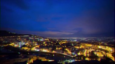 Aksaklık etkisi. Dawn 'da Tivoli, Italya. Zaman atlamalı. Video. UltraHD (4k)