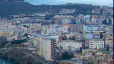 Aksaklık etkisi. Tivoli sabahı. İtalya. Video