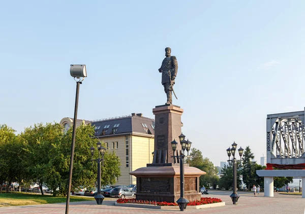 Rusia, Novosibirsk - 19 de julio de 2018: Monumento a Alejandro III instalado en el parque - City Beginning — Foto de Stock