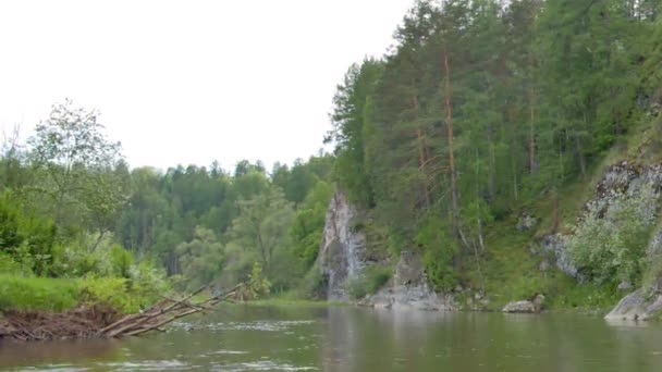 Glitch Effekt Felsen Ufer Flussserga Urals Russland Video Ultrahd — Stockvideo