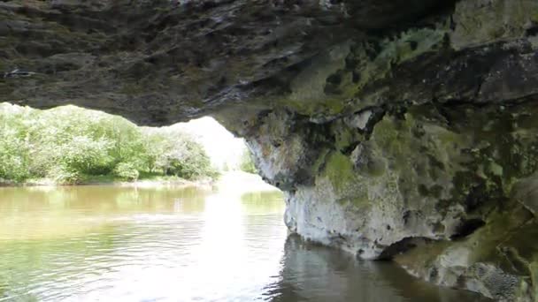 Αποτέλεσμα Δυσλειτουργίας Θέα Από Σπήλαιο River Serga Ουράλια Ρωσία Βίντεο — Αρχείο Βίντεο