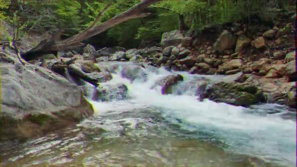 毛刺效果 石头中的河流 克里米亚大峡谷 克里米亚山视频 超高清 — 图库视频影像