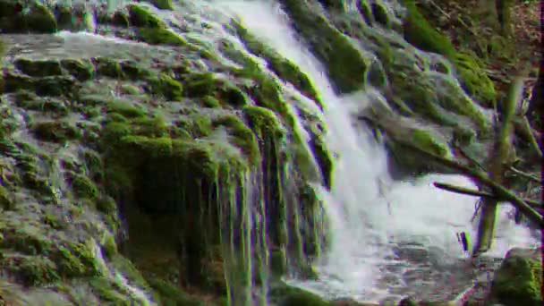 Glitch Effect Waterval Stroomt Van Yusupov Lake Berg Krim Video — Stockvideo