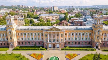 Rusya, Irkutsk - 26 Temmuz 2018: Bina Vostsibugol ticaret ve sanayi şirketi. Ikhvinsky meydanından Dron 