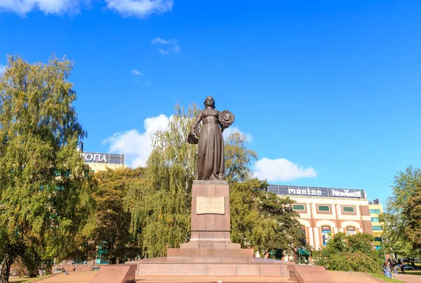 Oroszország, Kaliningrad - szeptember 25, 2018: Az emlékmű "anya R — Stock Fotó