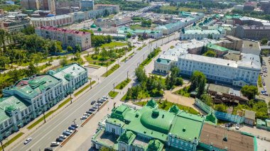 Omsk Devlet Akademik Dram Tiyatrosu. Omsk bölgesel Museum of Fine Arts M. A. Vrubel sonra adında. Rusya'dan Dron 