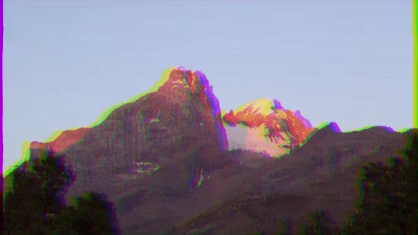 グリッチ効果 山は夜明けのピークです パミール タジキスタン時間の経過 ビデオ ウルトラHd — ストック動画