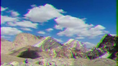 Aksaklık etkisi. Bulutların tepe leri. Timelapse. Pamir, Tacikistan. Video. Ultrahd (4k))