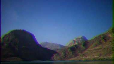 Aksaklık etkisi. Gece gölü. İskenderkul. Tacikistan. Zaman Atlamalı. Video. Ultrahd (4k))