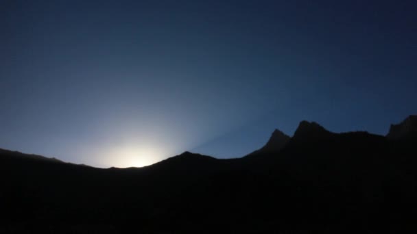 Efekt Glitch Słońce Wschodzi Zza Gór Timelapse Pamir Tadżykistan Wideo — Wideo stockowe